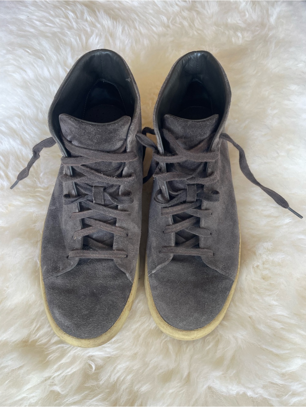 Vince Men's Gray Suede Chukka Boots
